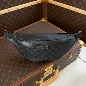 <AUTHENTIC>Louis Vuitton Discovery Bumbag Black